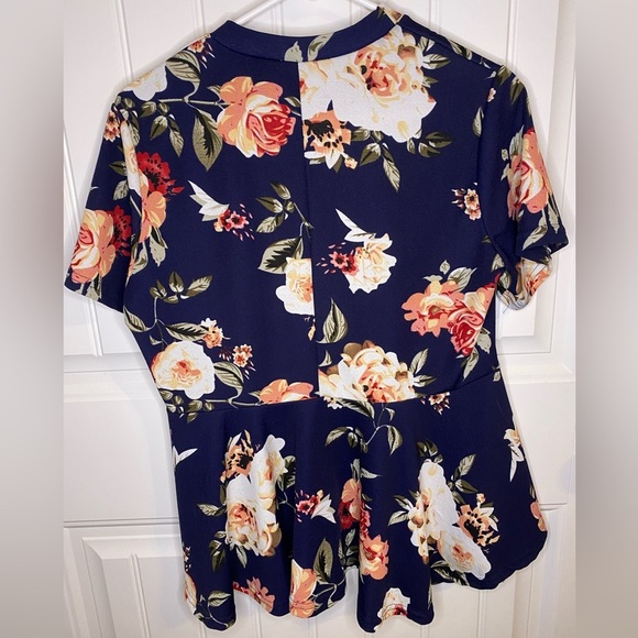 Navy floral boutique peplum top - Picture 3 of 5